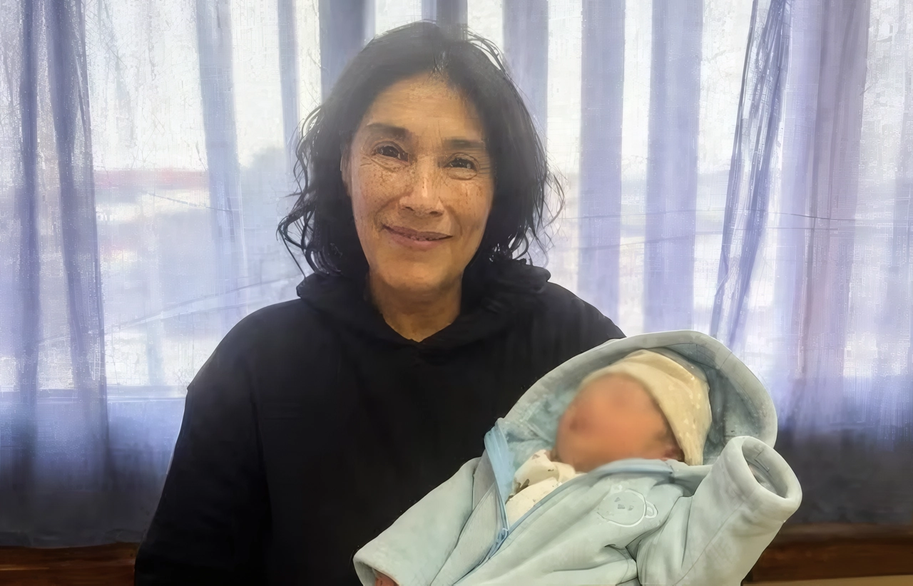 "Un embarazo después de los 50 o 51 años es más problemático para la madre y para el bebé"